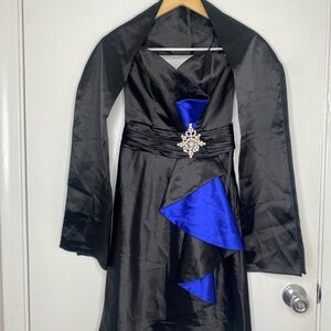 Elegant Black and Blue Strapless Prom Dress with brooch and Shaw